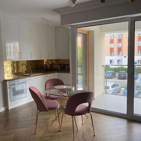 Апартаменты Klimatyczne Mieszkanie Na Wynajem Krotkoterminowy